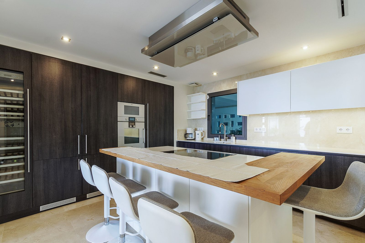 luxo-estate-7 Estepona apartment 4 Bedrooms