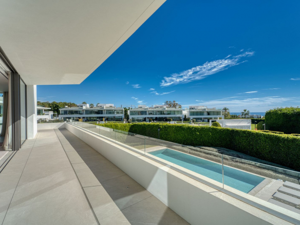 Modern Luxury Villa for Sale on Marbella Golden Mile