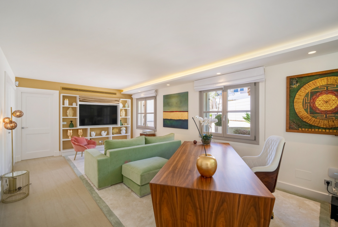 Nueva Andalucia Marbella villa 6 Bedrooms