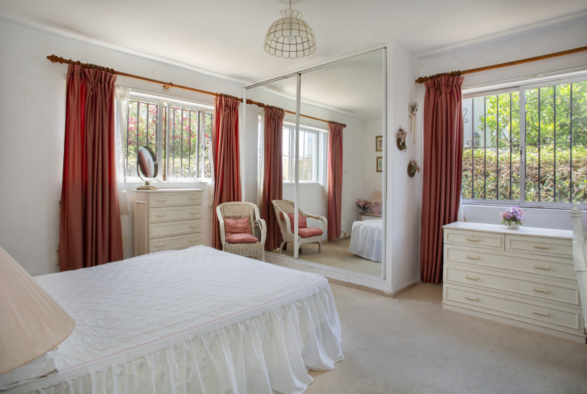 Guadalmina Baja San Pedro Alcantara villa 4 Bedrooms