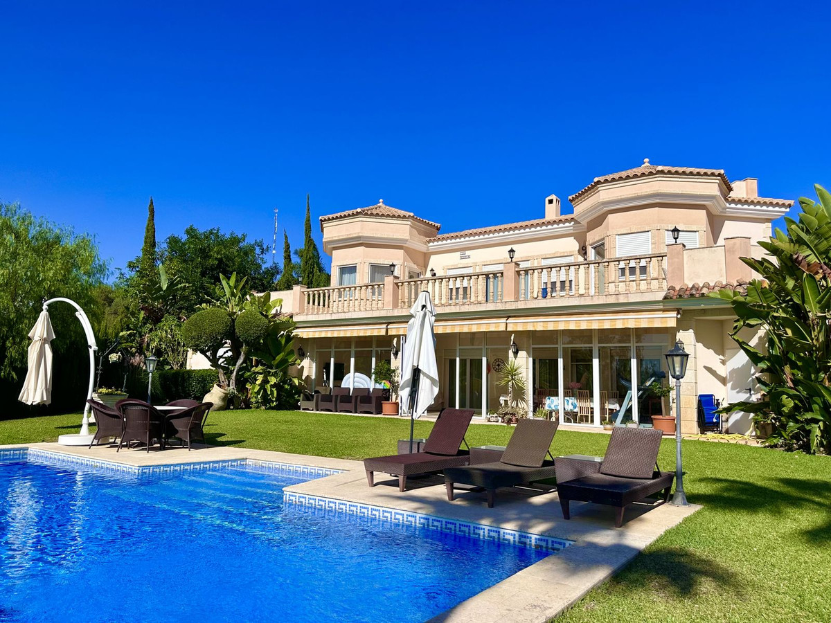 R5114674 El Rosario Marbella villa 6 Bedrooms