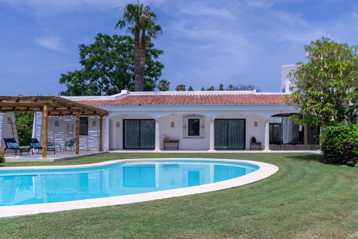 R4885174 Guadalmina Baja San Pedro Alcantara villa 7 Bedrooms
