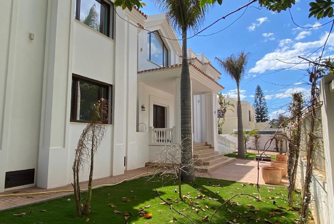 Estepona villa 6 Bedrooms