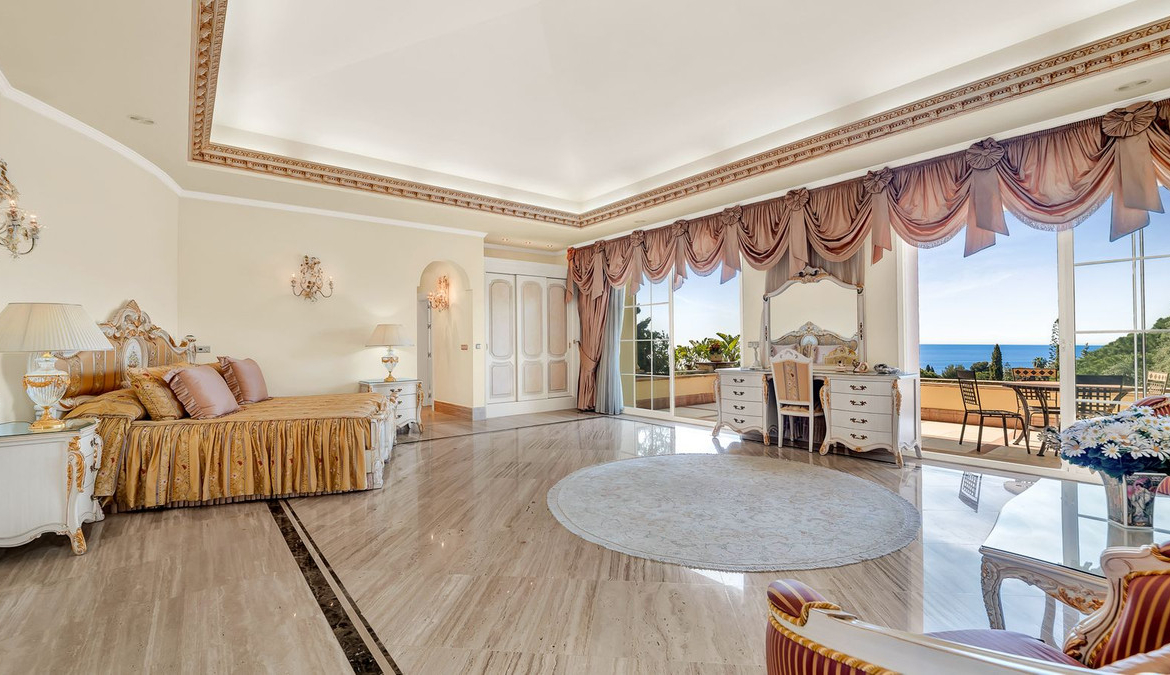 Sierra Blanca Marbella villa 6 Bedrooms