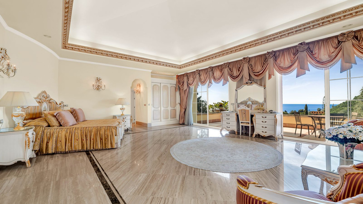 luxo-estate-9 Sierra Blanca Marbella villa 6 Bedrooms