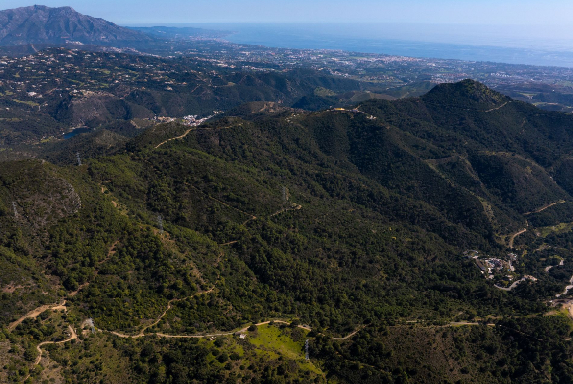 Monte Mayor Benahavis plot  Bedrooms