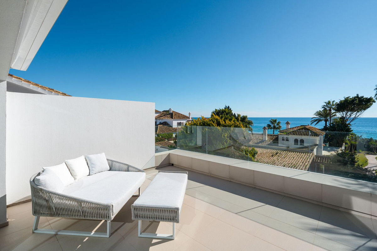 luxo-estate-9 Marbella Golden Mile Marbella villa 4 Bedrooms