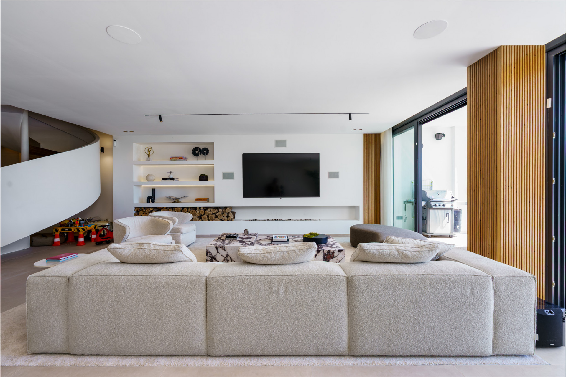 luxo-estate-9 La Quinta Benahavis townhouse 4 Bedrooms