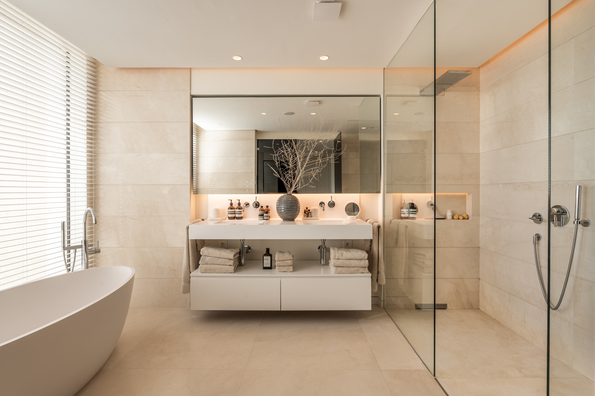 luxo-estate-9 Marbella apartment 3 Bedrooms