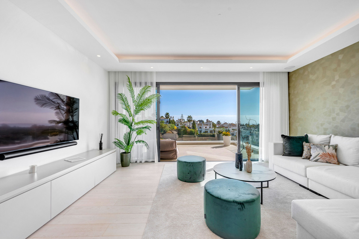 New Golden Mile Estepona villa 6 Bedrooms