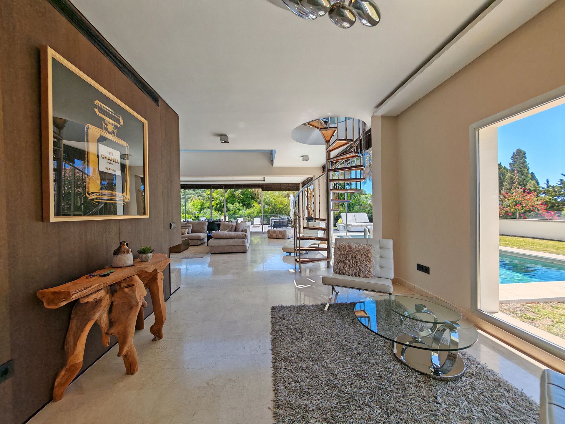 luxo-estate-9 El Rosario Marbella villa 3 Bedrooms