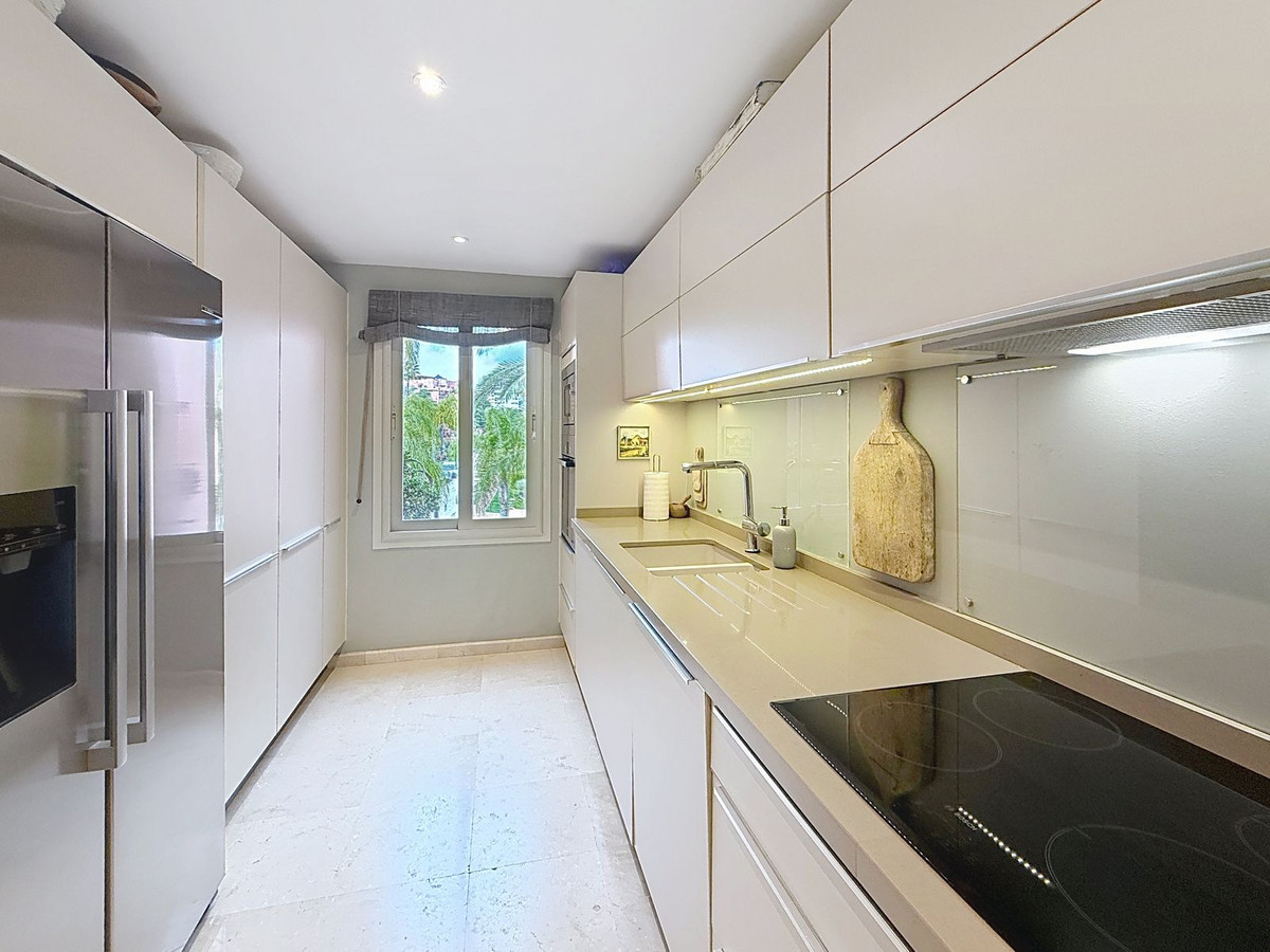 luxo-estate-9 Cancelada Estepona penthouse 3 Bedrooms