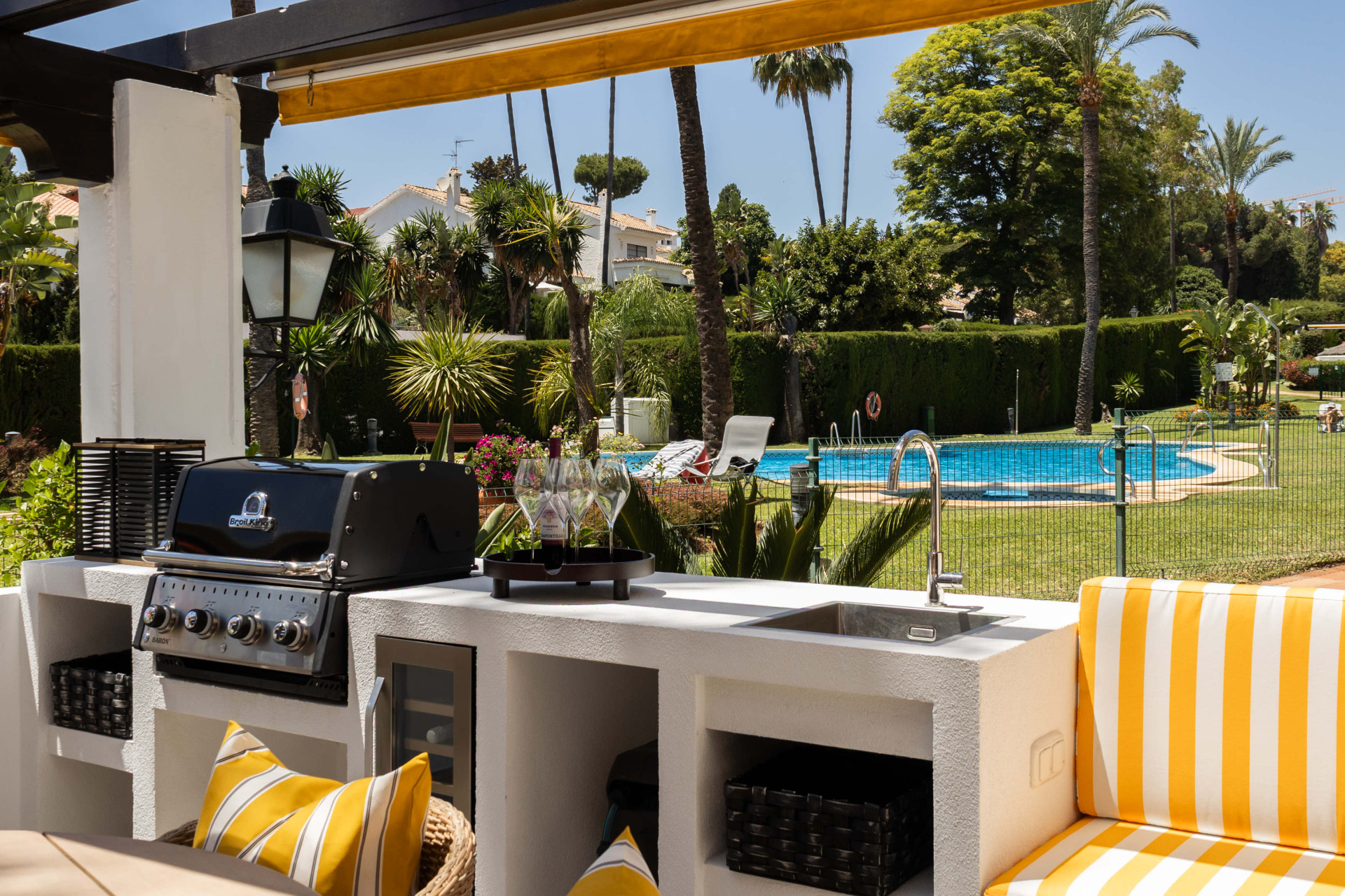 luxo-estate-9 Nueva Andalucia Marbella apartment 3 Bedrooms