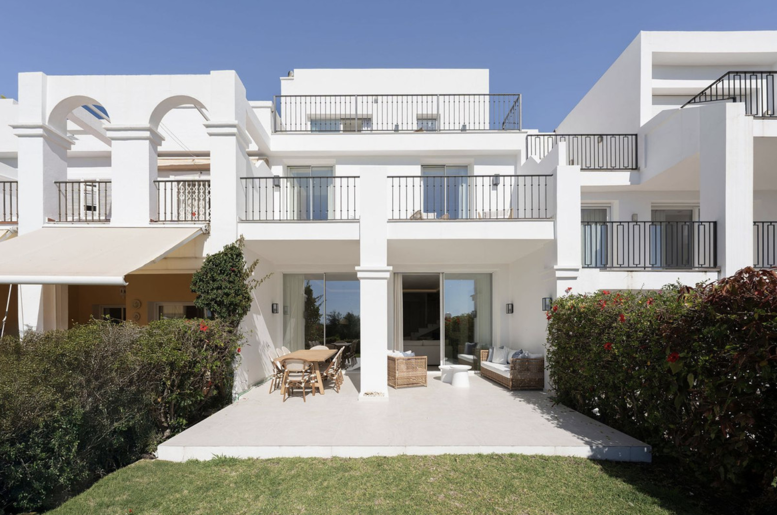 luxo-estate-9 La Quinta Benahavis townhouse 4 Bedrooms