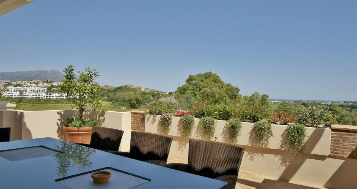 luxo-estate-9 Benahavis penthouse 4 Bedrooms