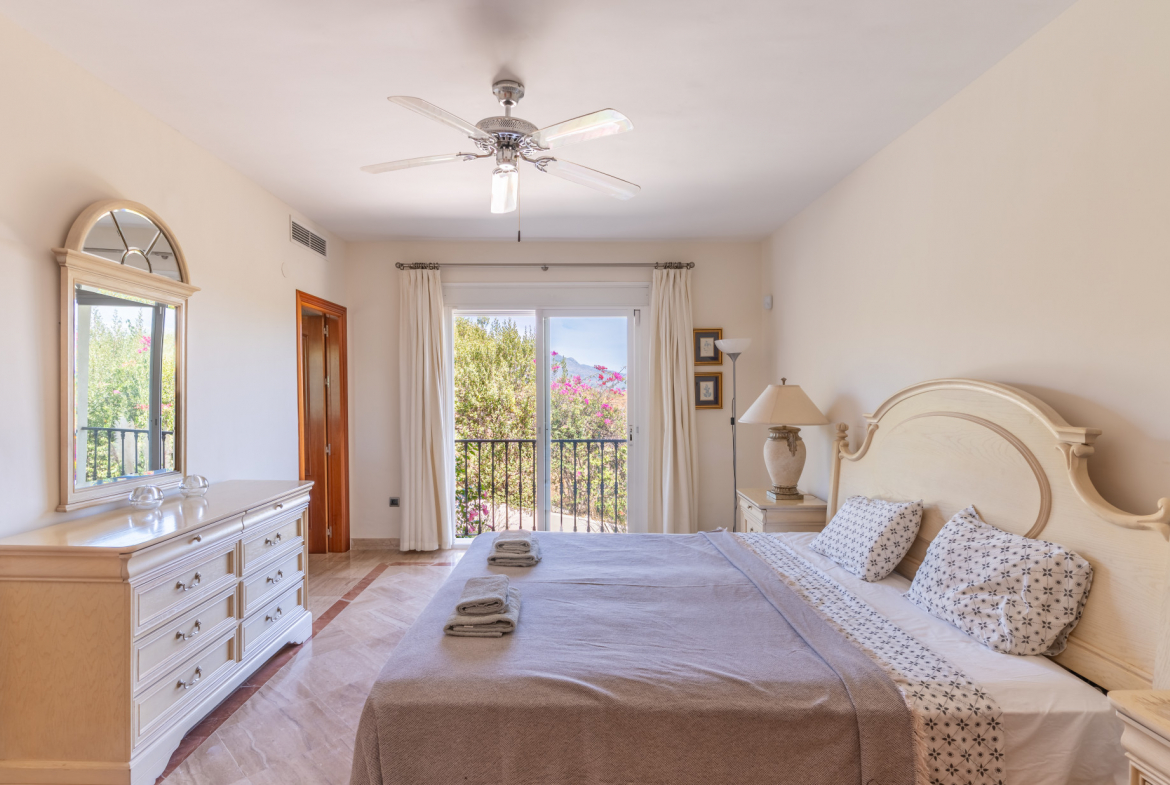 Los Almendros Benahavis villa 5 Bedrooms