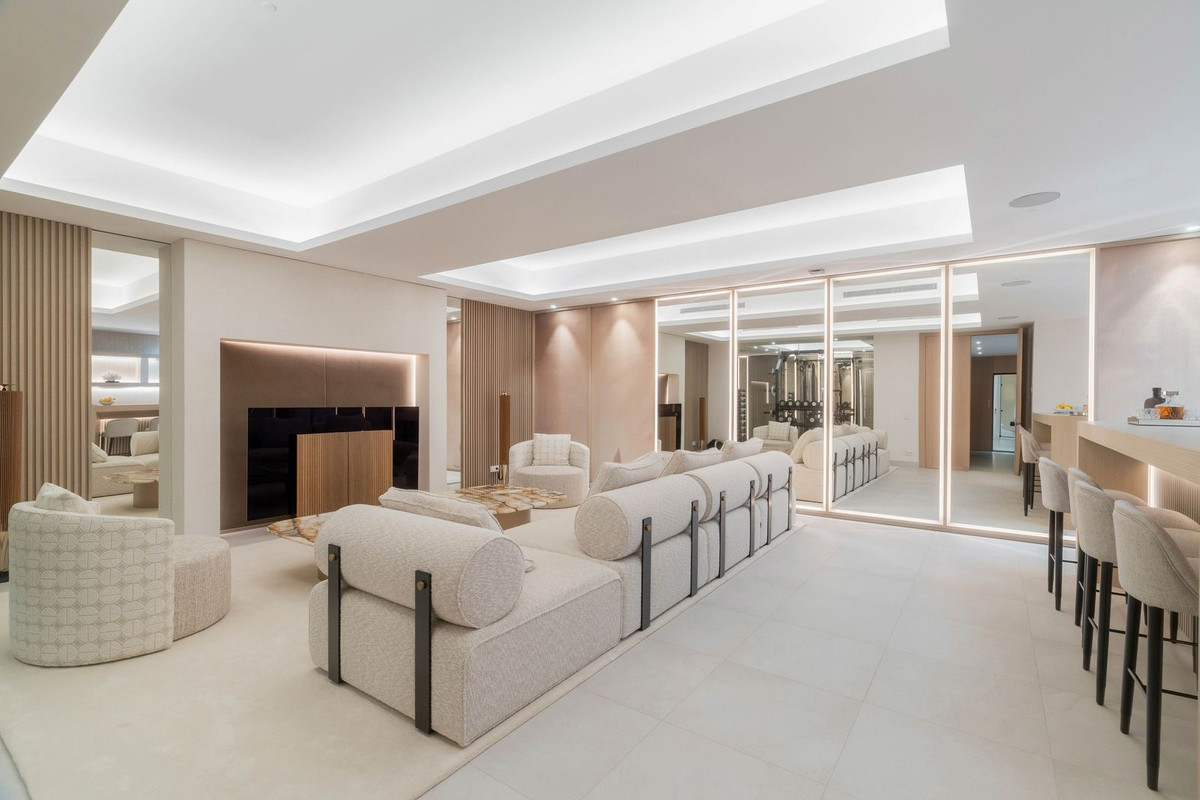 Nueva Andalucia Marbella villa 3 Bedrooms
