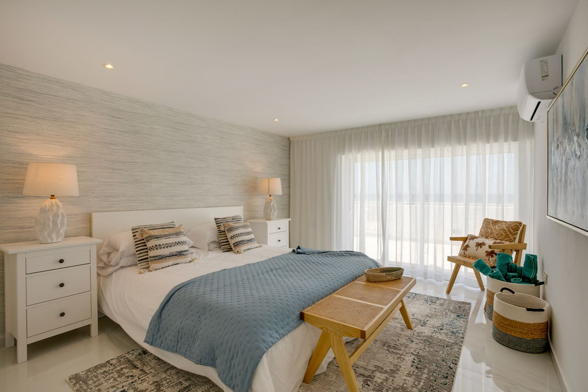 luxo-estate-9 Estepona villa 3 Bedrooms