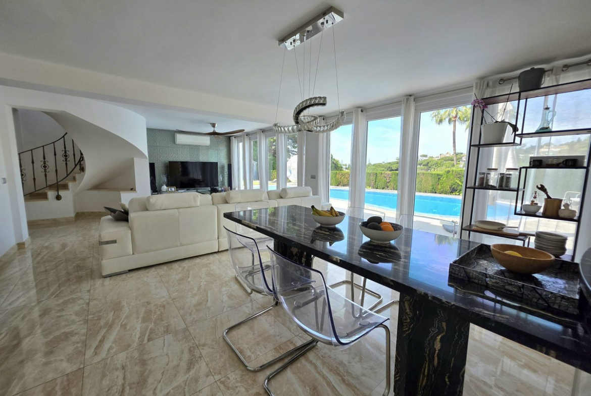 Elviria Marbella villa 5 Bedrooms