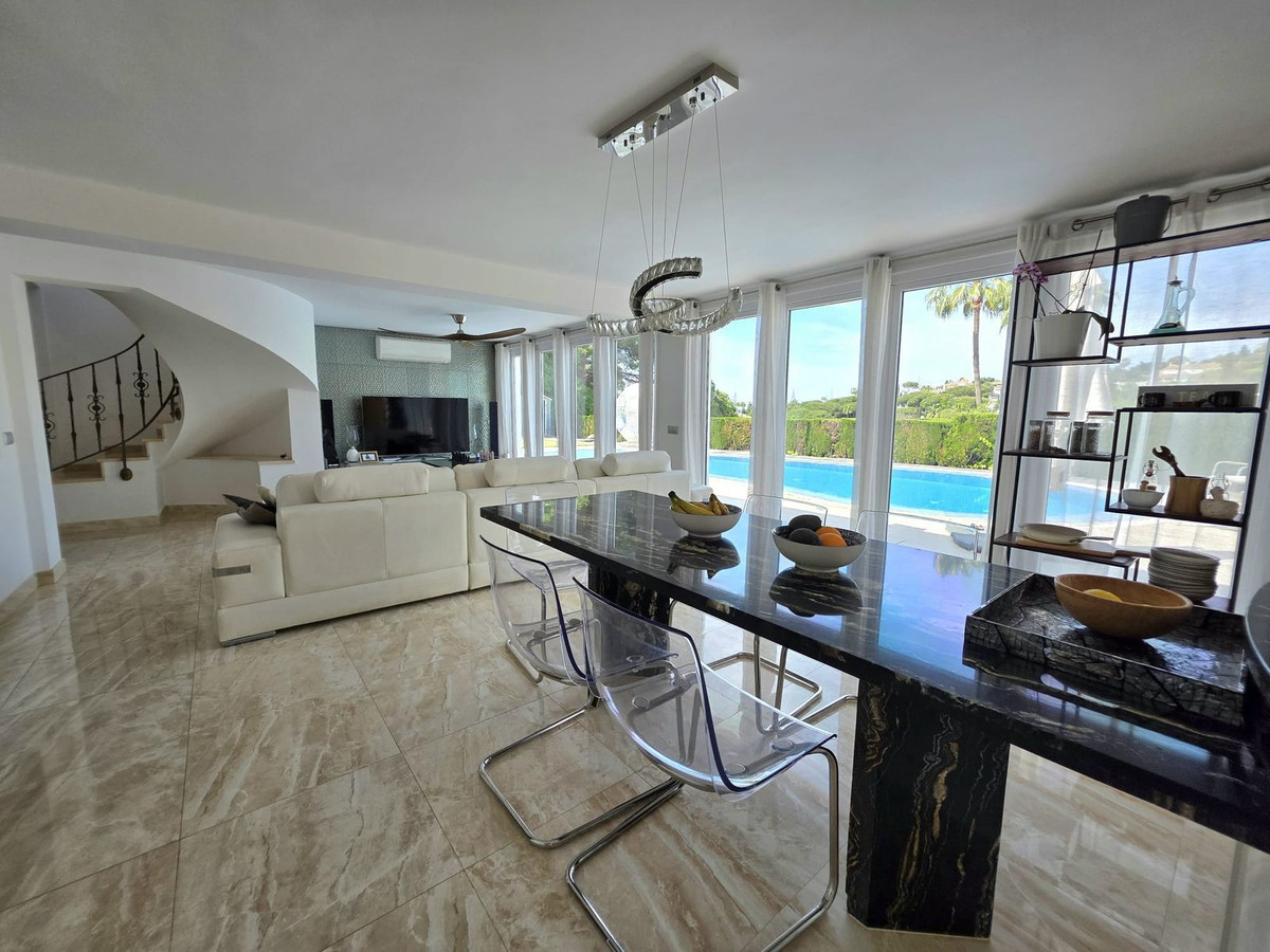 Elviria Marbella villa 5 Bedrooms