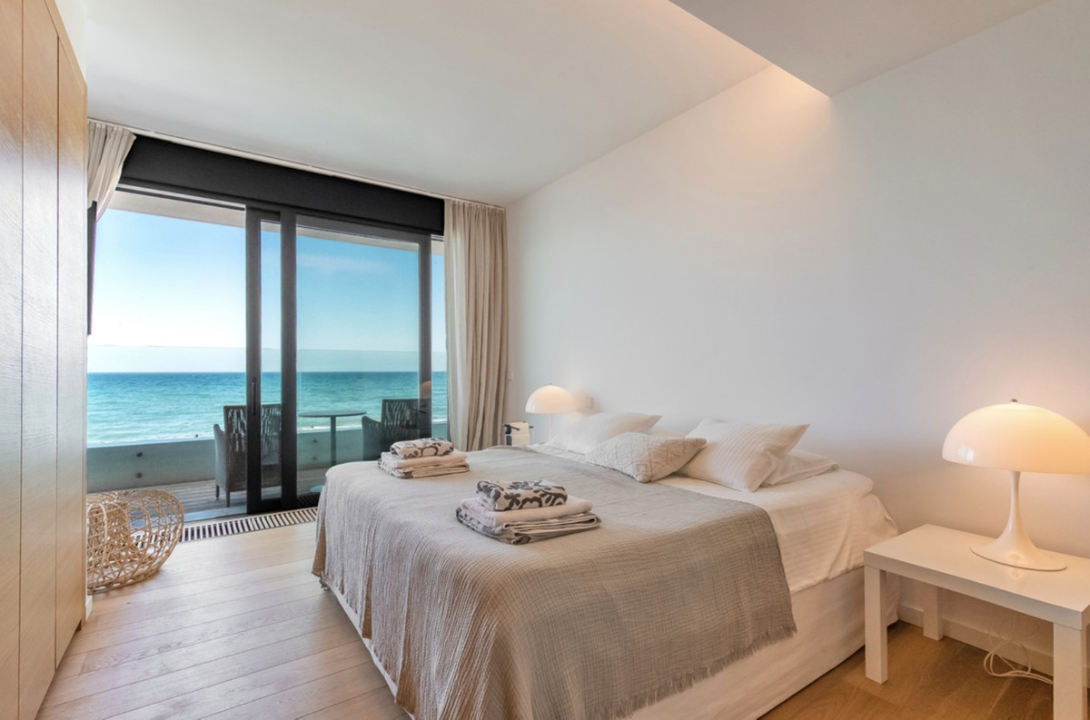 Costabella Marbella villa 6 Bedrooms