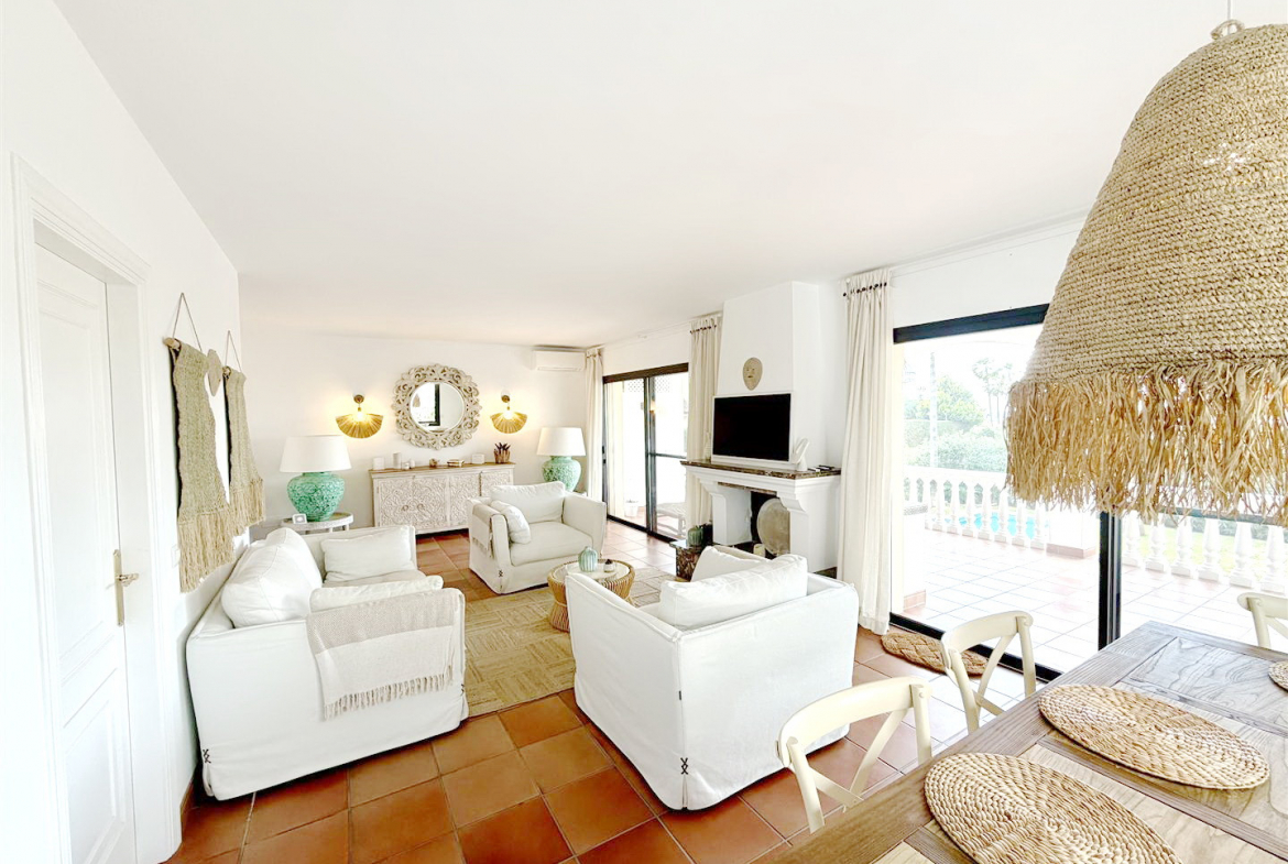 Las Chapas Marbella villa 6 Bedrooms