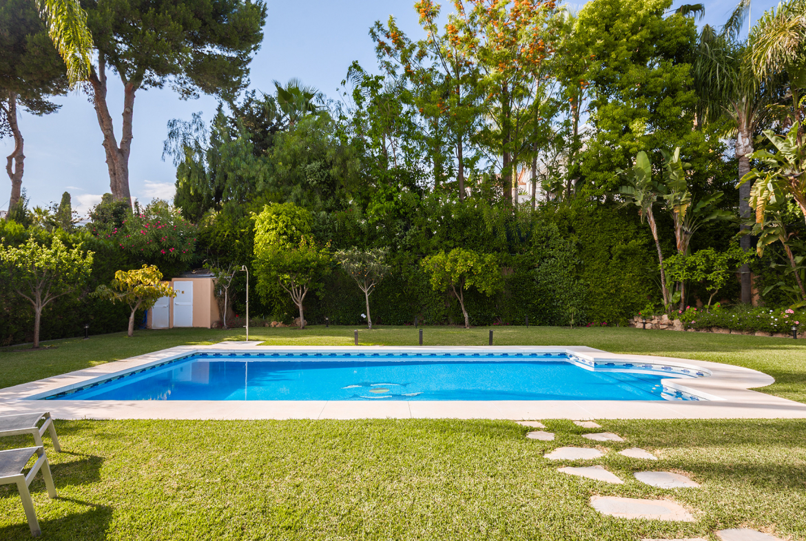 Nueva Andalucia Marbella villa 5 Bedrooms