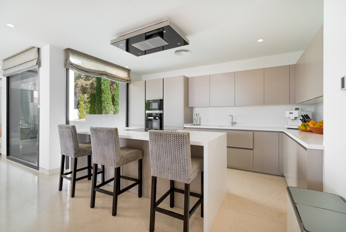 La Alqueria Benahavis villa 5 Bedrooms