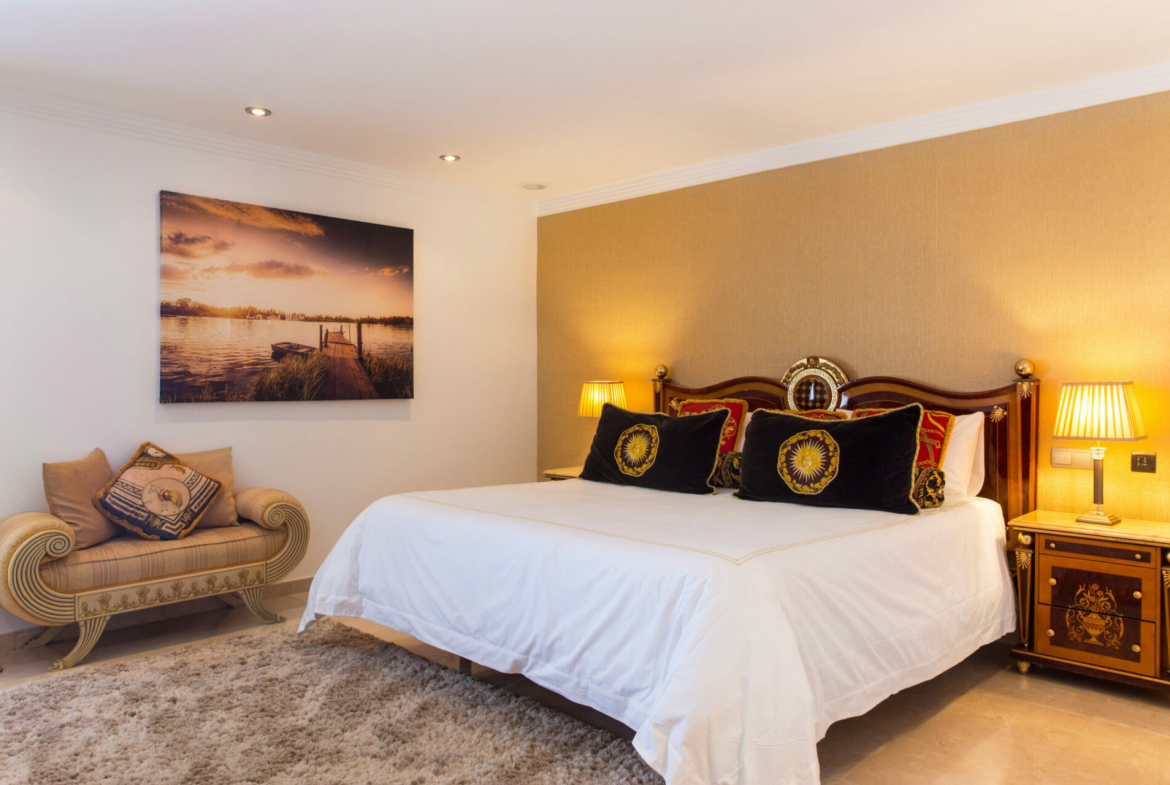 Elviria Marbella villa 8 Bedrooms