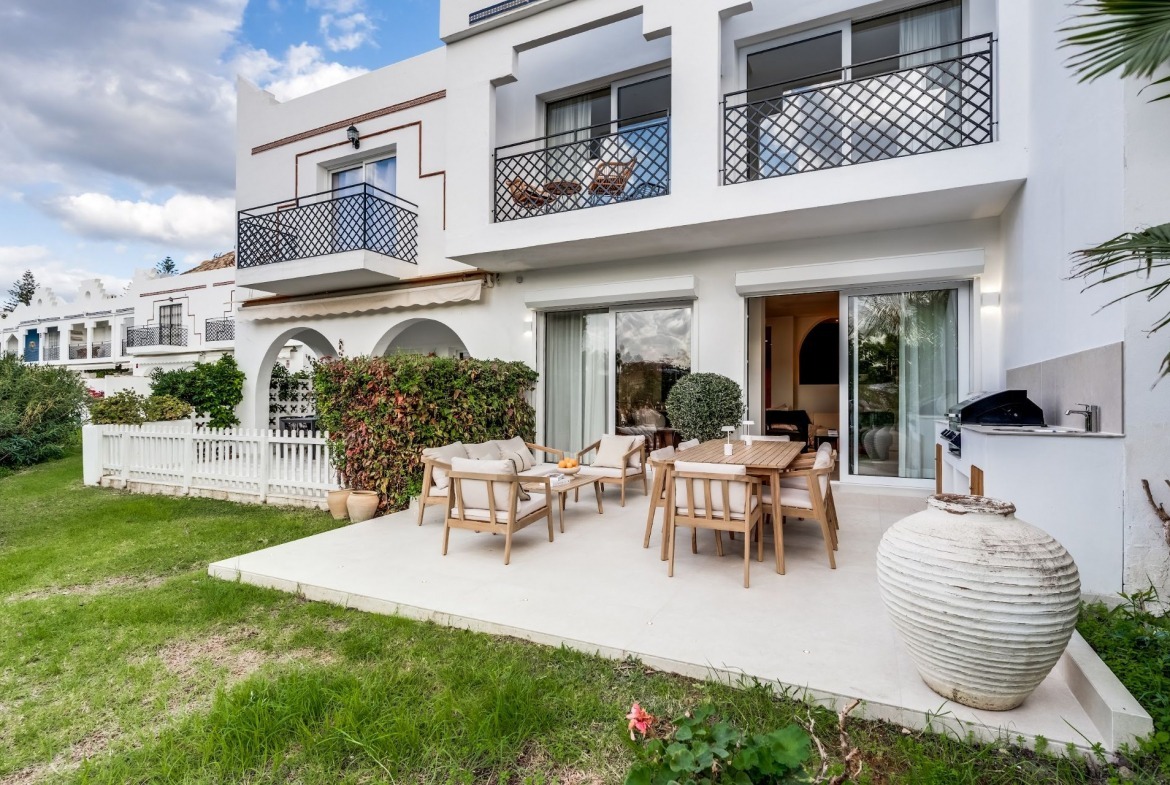 Nueva Andalucia Marbella townhouse 4 Bedrooms