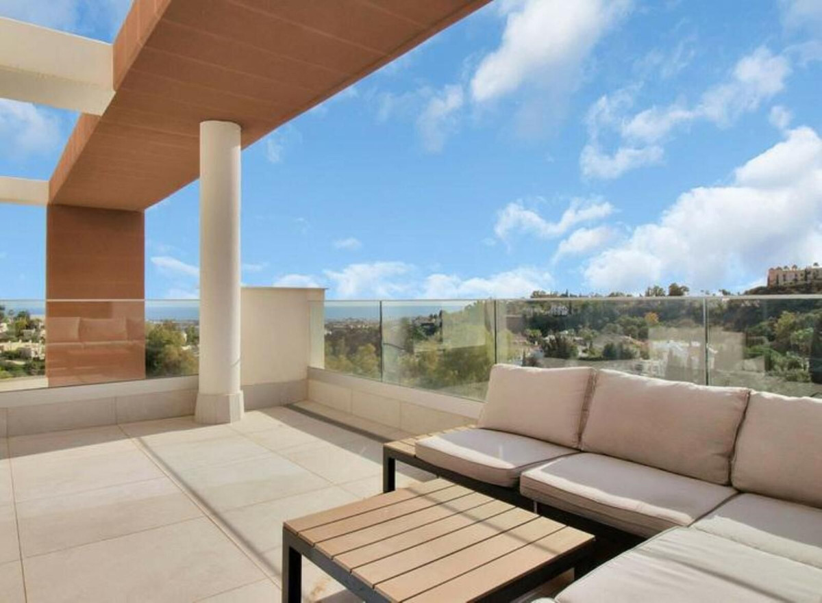 luxo-estate-9 La Quinta Benahavis penthouse 3 Bedrooms