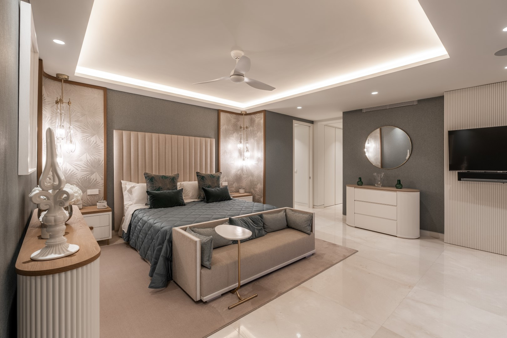 luxo-estate-9 Beachfront Duplex Penthouse for Sale in Puente Romano