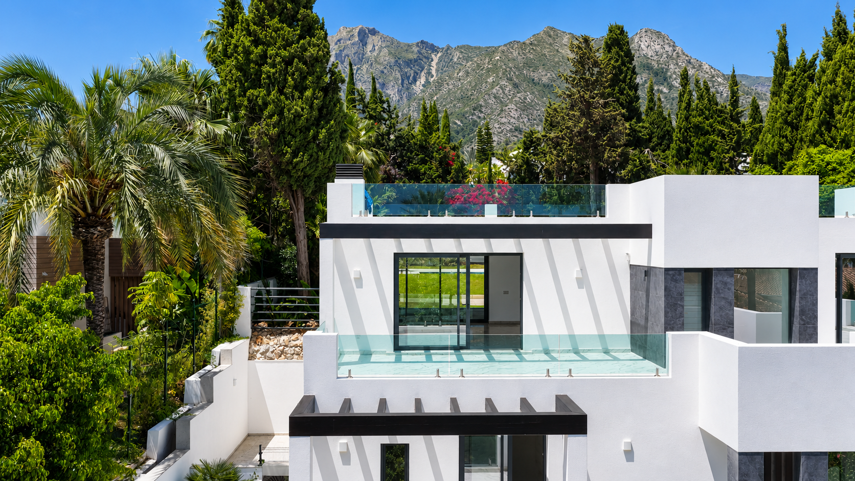 luxo-estate-9 Marbella villa 5 Bedrooms
