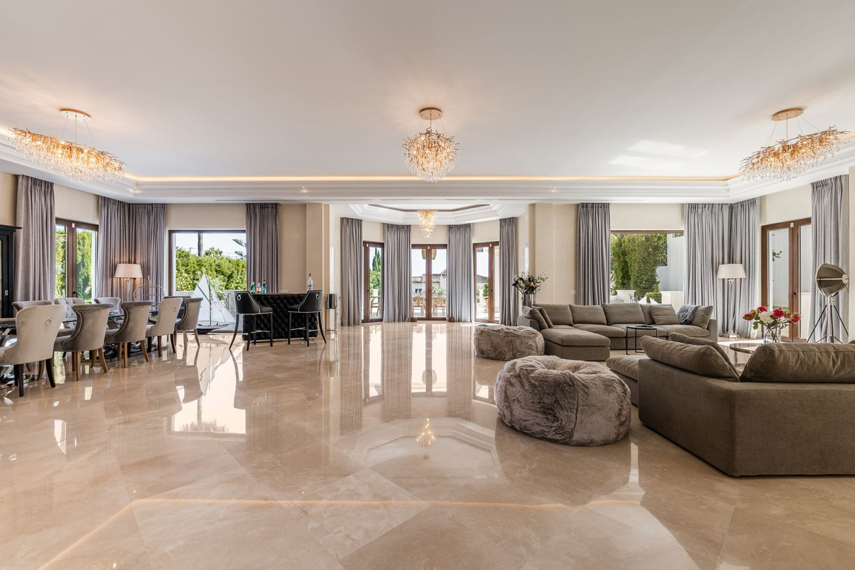 luxo-estate-9 Marbella Golden Mile Marbella villa 8 Bedrooms