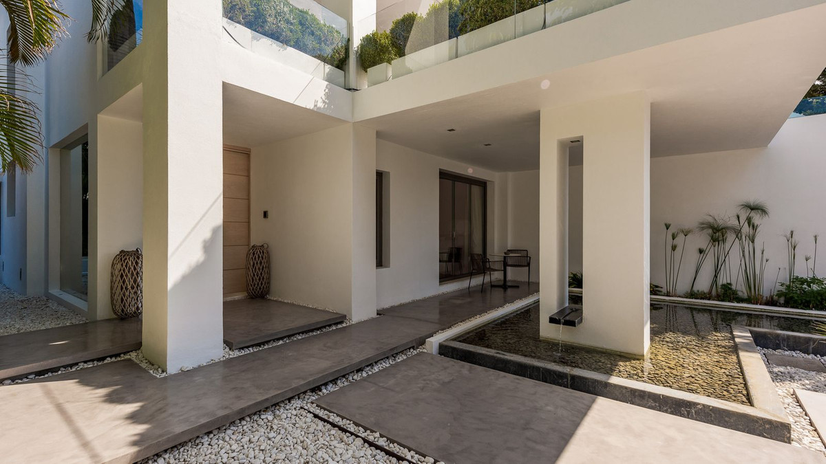 Marbella Golden Mile Marbella villa 4 Bedrooms
