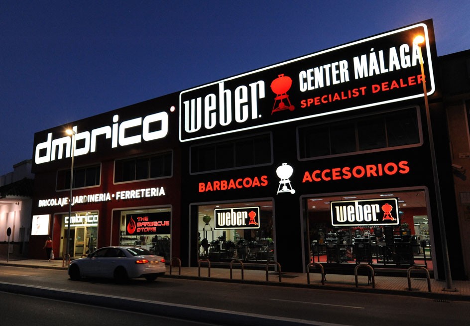 The Barbecue Store showroom exterior — dmbrico Weber Center Málaga, Mijas Costa