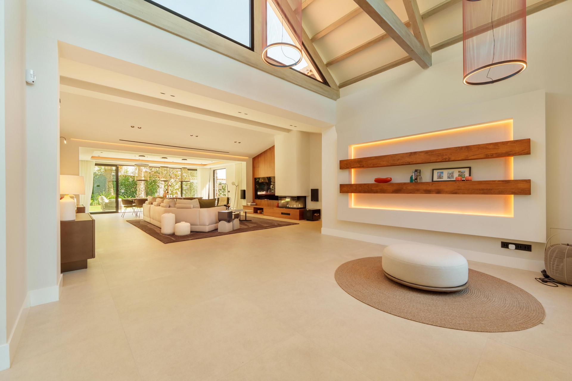 Contemporary Single-Level Villa Near Puerto Banús