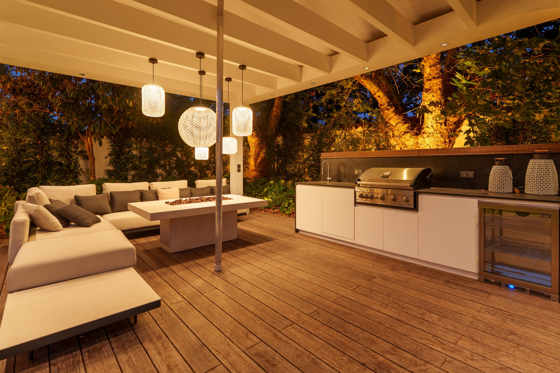 Contemporary Single-Level Villa Near Puerto Banús
